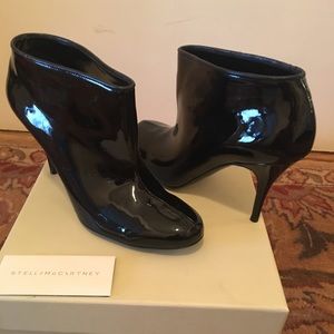 Authentic 💯Stella McCartney Black Patent Booties